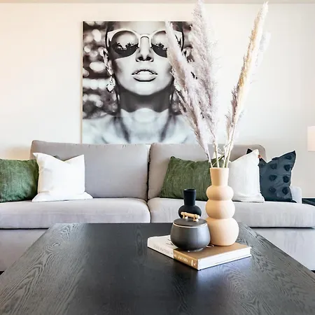 Inf36k - Luxury Perfect Location Apartment