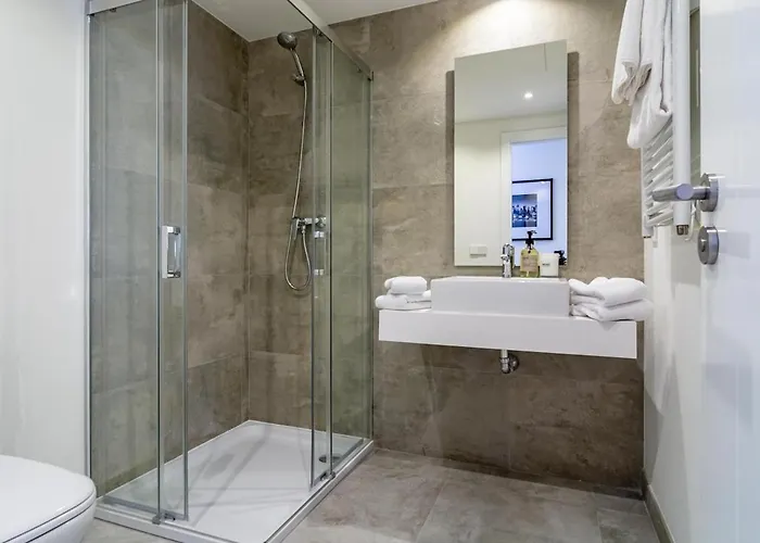 Inf3.6k - Luxury Perfect Location *